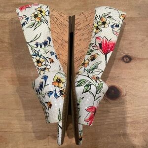 NWOT Aerosoles Application White Multicolor floral Cork Wedge Espadrilles 9M